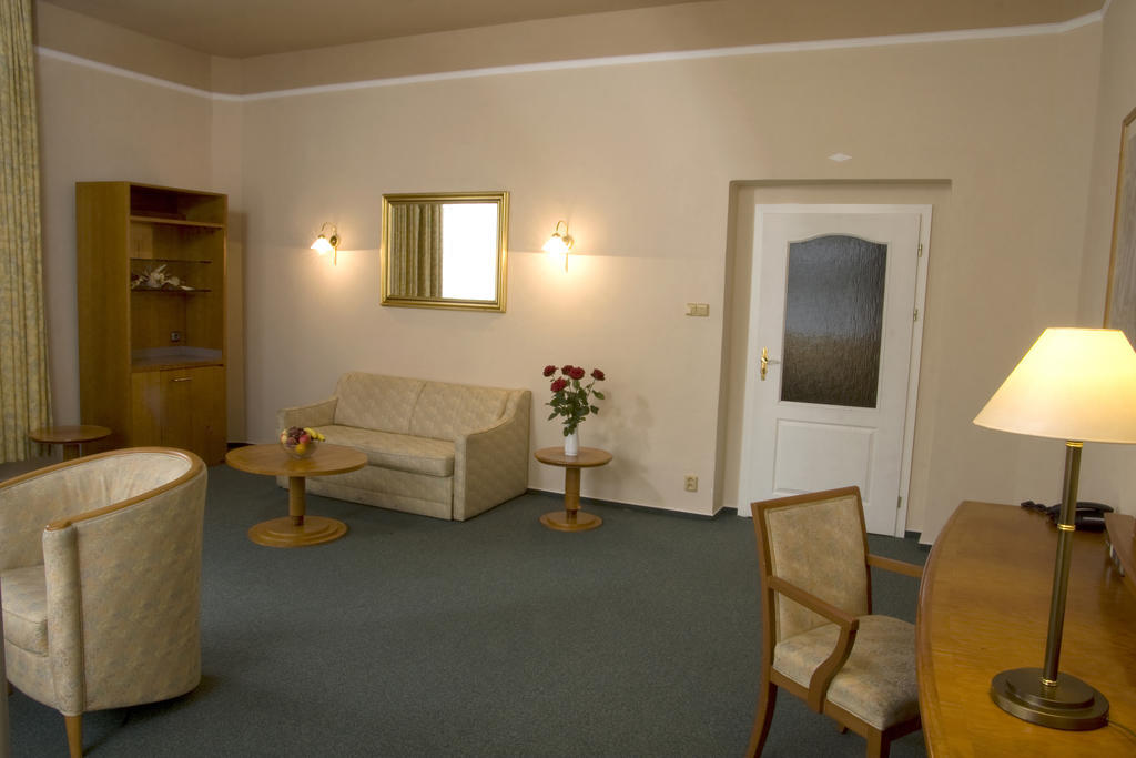Františkovy Lázně Dr. Adler Spa & Kurhotel מראה חיצוני תמונה