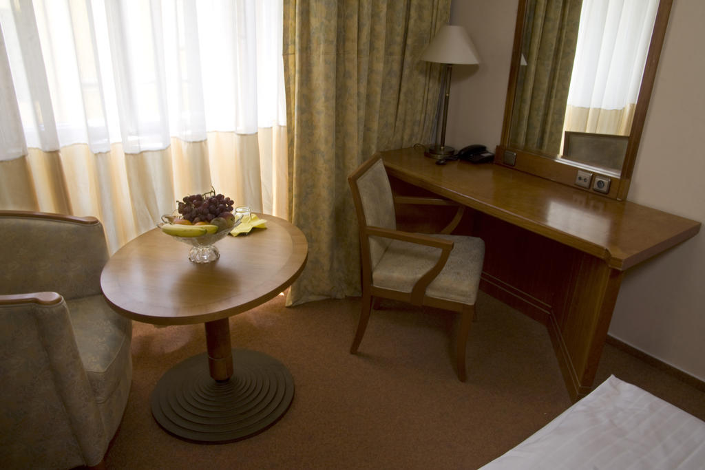 Františkovy Lázně Dr. Adler Spa & Kurhotel חדר תמונה