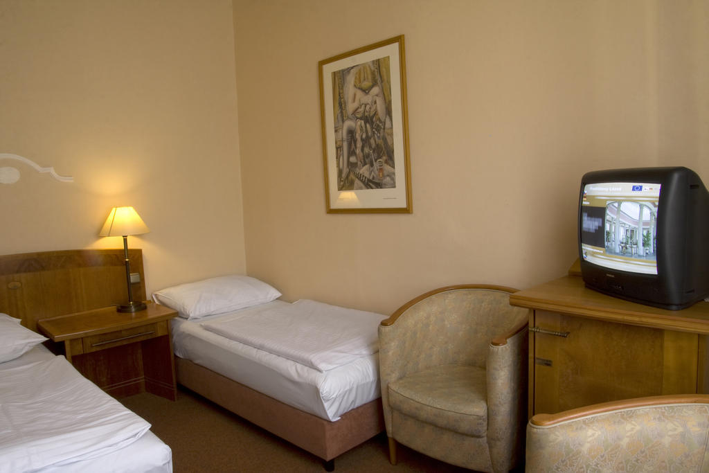Františkovy Lázně Dr. Adler Spa & Kurhotel חדר תמונה