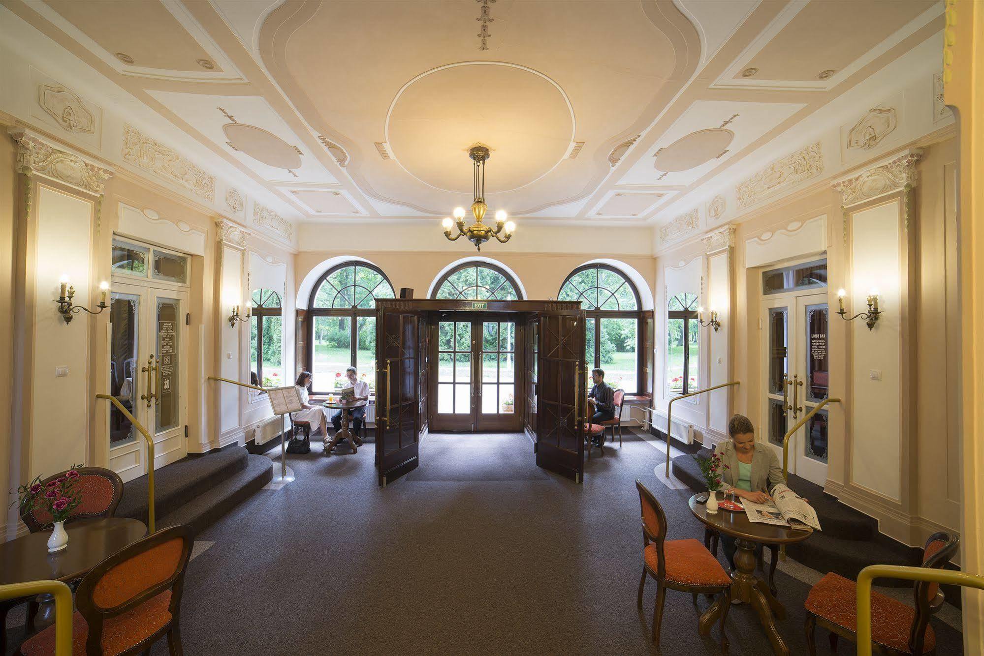 Františkovy Lázně Dr. Adler Spa & Kurhotel מראה חיצוני תמונה